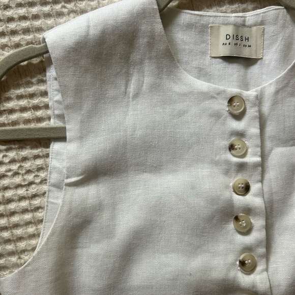 DISSH White Sleeveless Vest - Picture 6 of 6